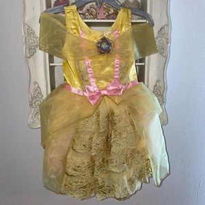 Belle costume